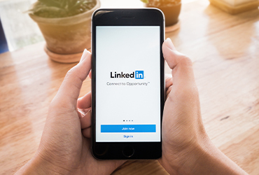 What’s Actually Working For Advisors on LinkedIn Right Now